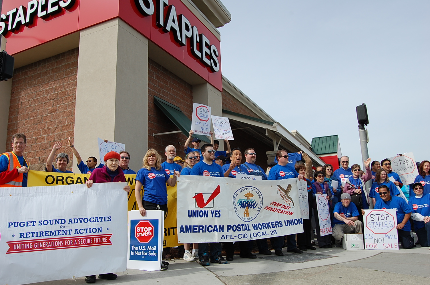 Unions Protest Outsourcing to Staples National Postal Mail Handlers Union